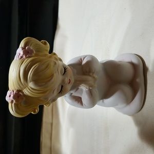 Praying Little Girl Figurine: CMPR5